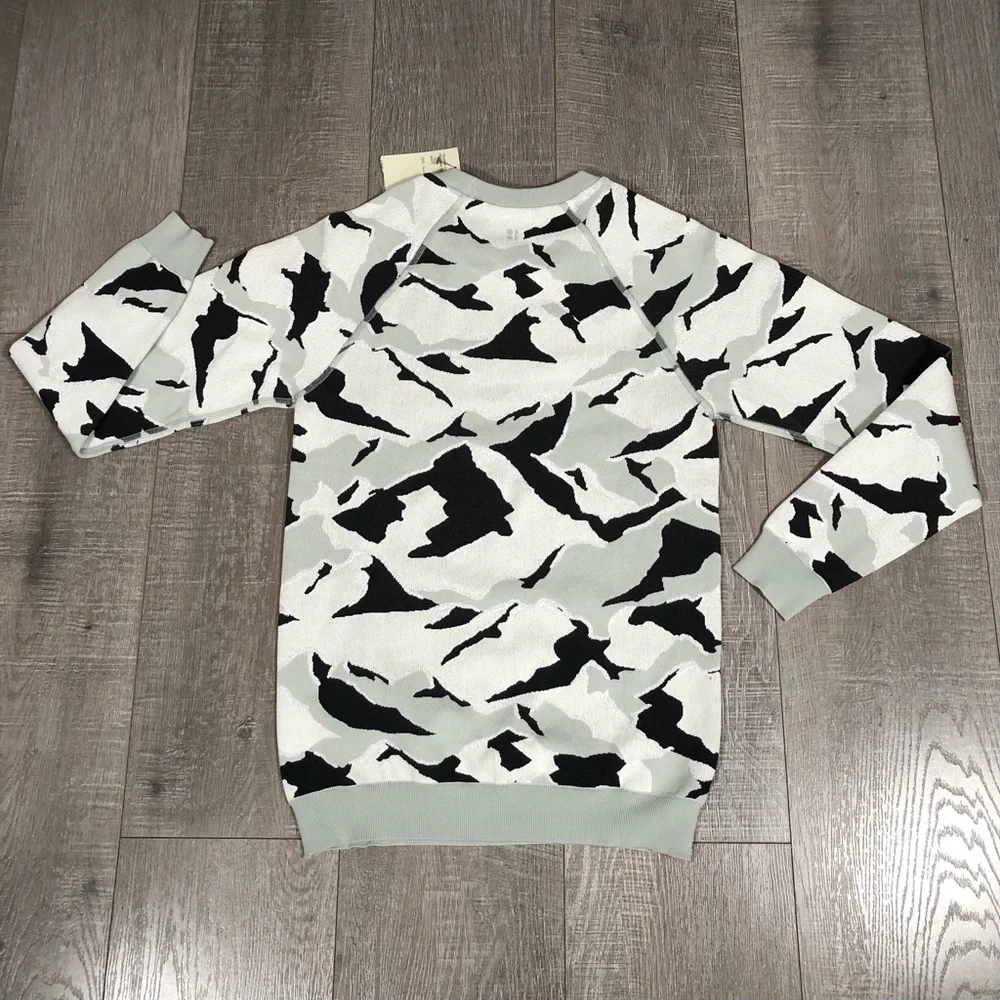 Sweaty Betty Mountain Camo Crewneck Sweater Size 8